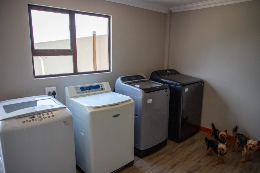 18 Bedroom Property for Sale in Heilbron Free State